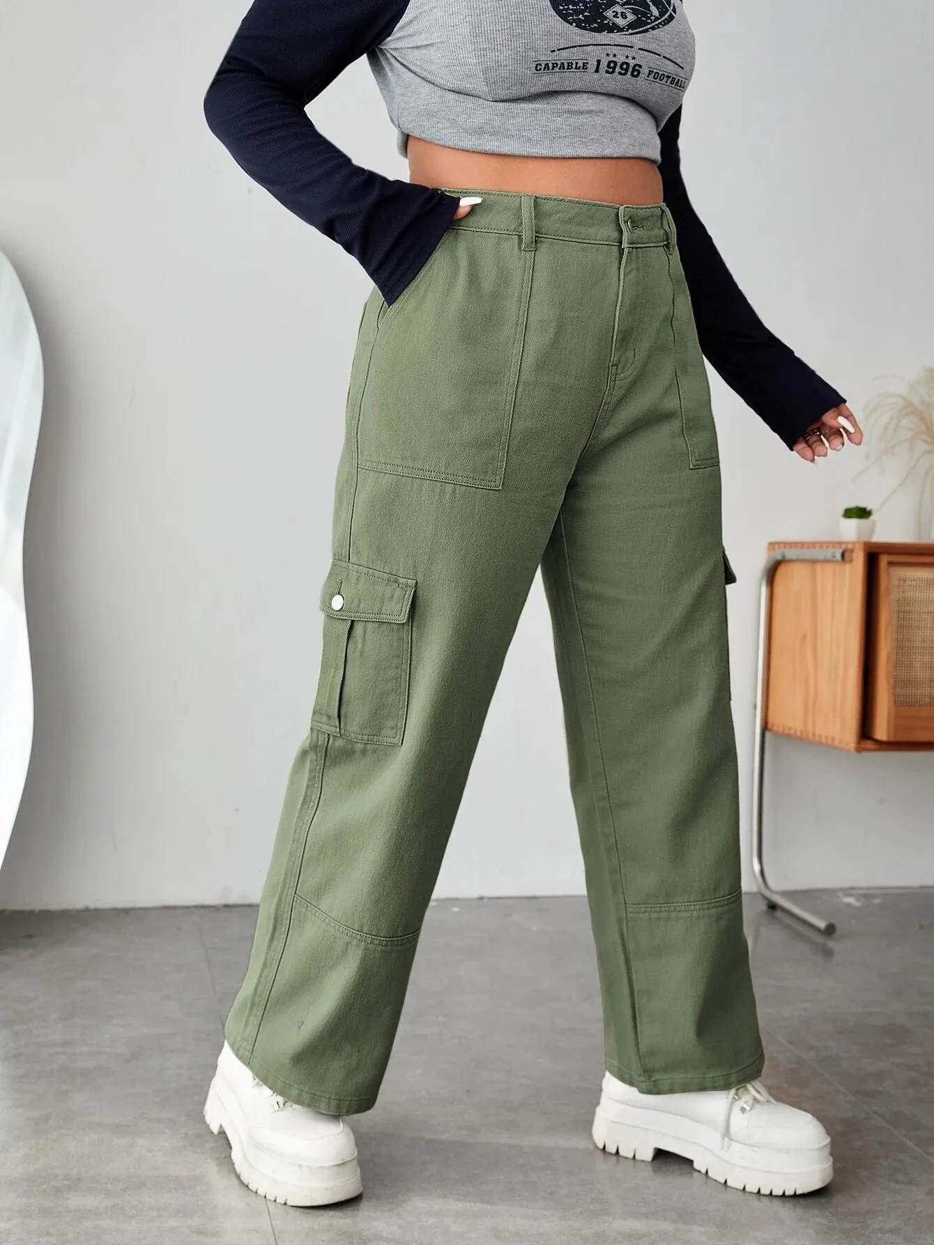 Cargo Jeans And Flap Detail