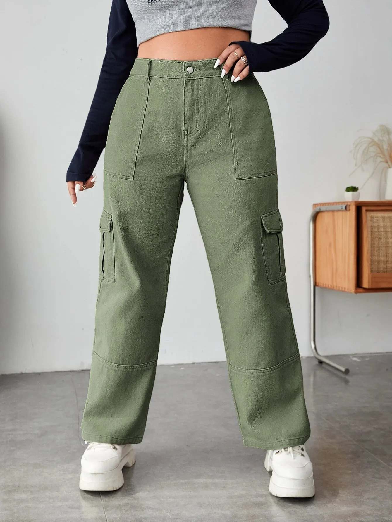 Cargo Jeans And Flap Detail