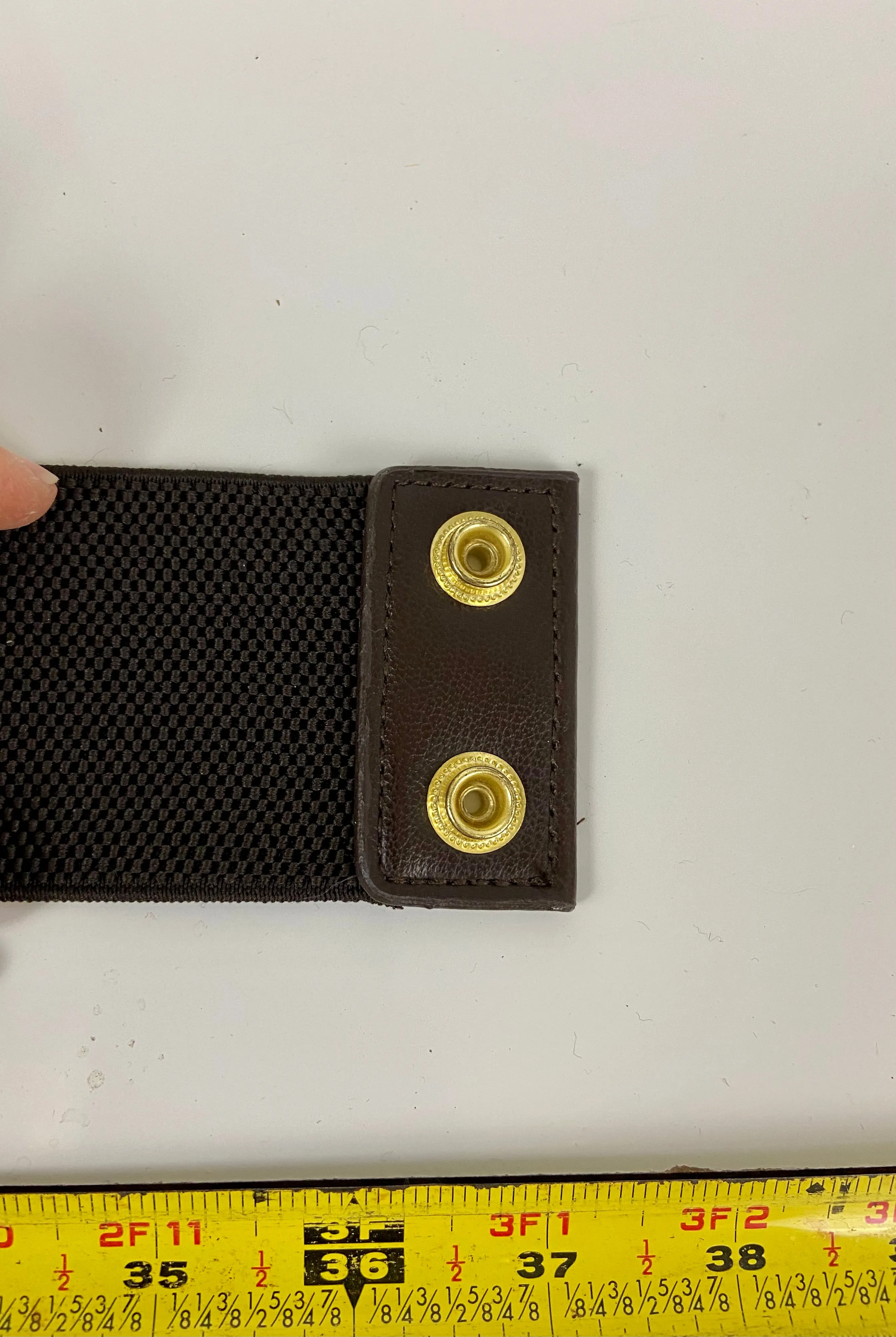 Leather stretch belt
