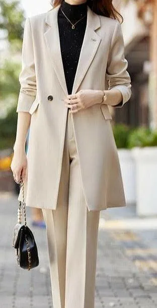 Sophisticated Women's Blazer Suit
